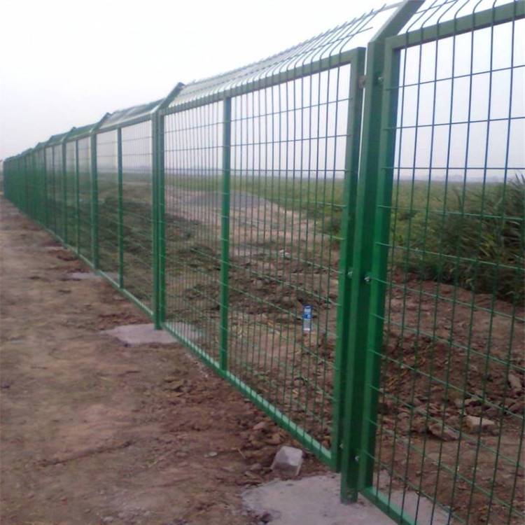 廣西慕源框架護欄網(wǎng)廠家 優(yōu)質(zhì)鐵絲網(wǎng)圍欄，守護安全防護網(wǎng)